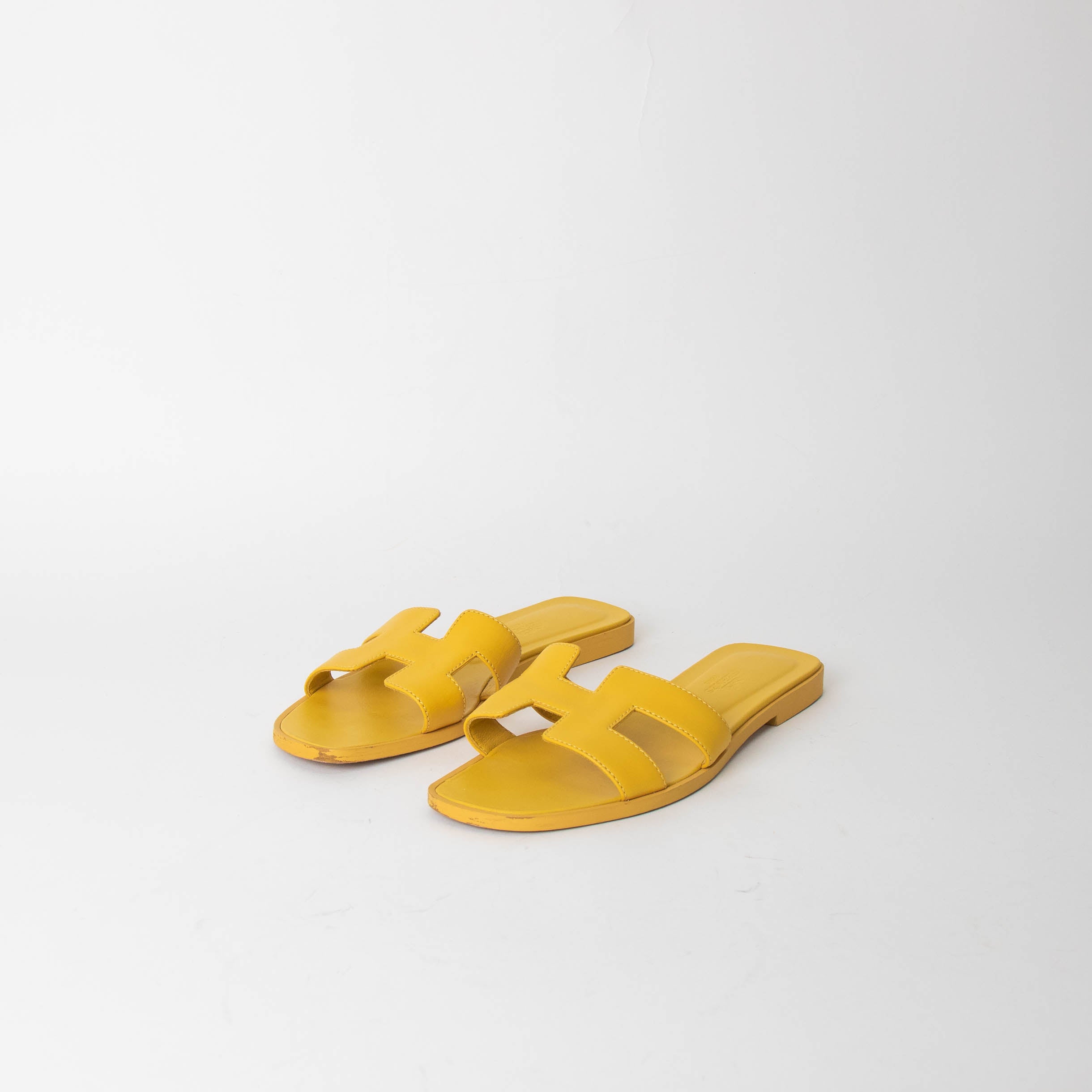 Hermes Yellow Oran Sandal – Phoenix Style - Main Image