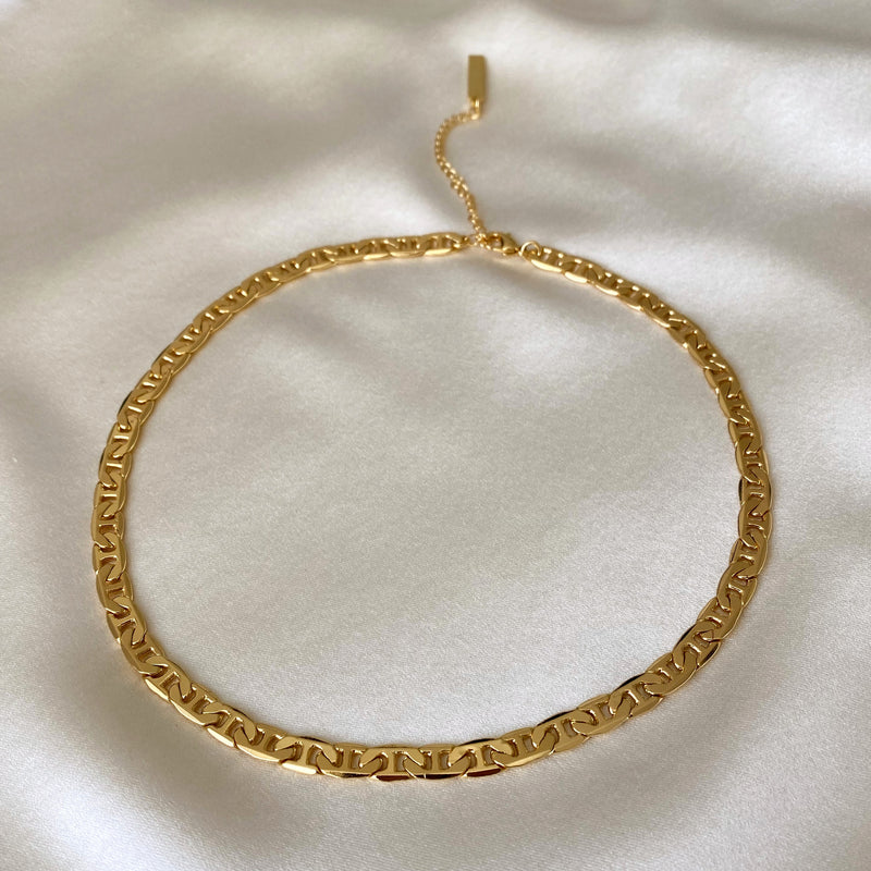 Anisa Sojka Pretzel Chain Link Necklace