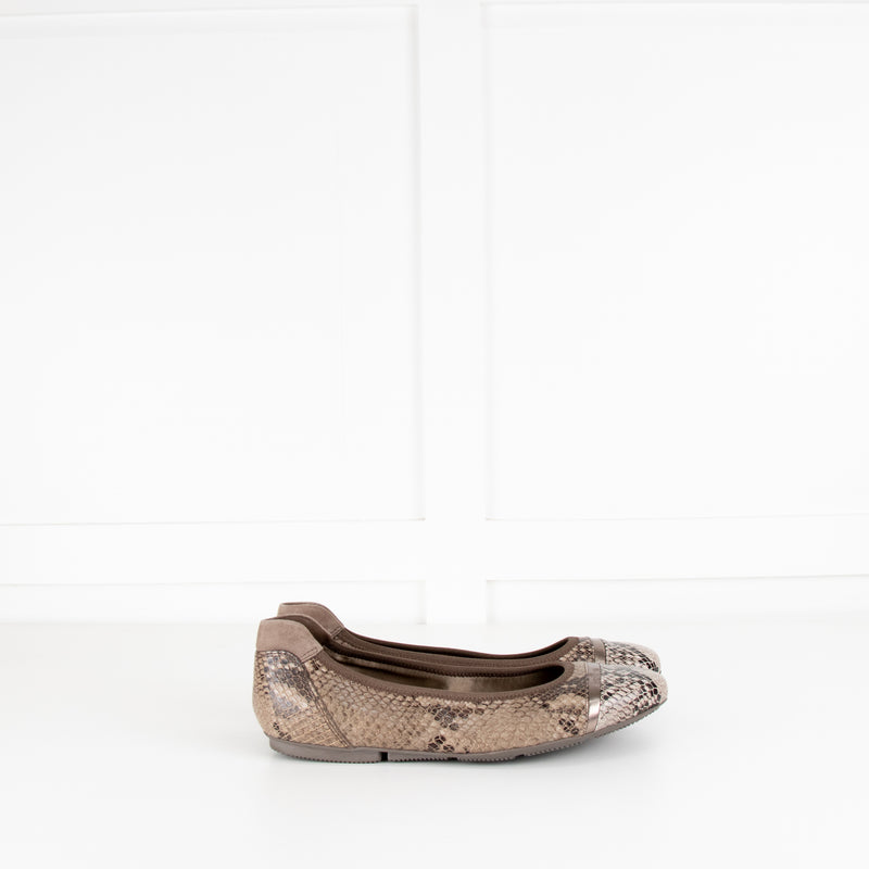 Hogan Beige Snake Embossed Pumps