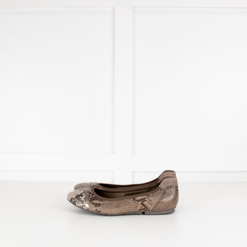 Hogan Beige Snake Embossed Pumps