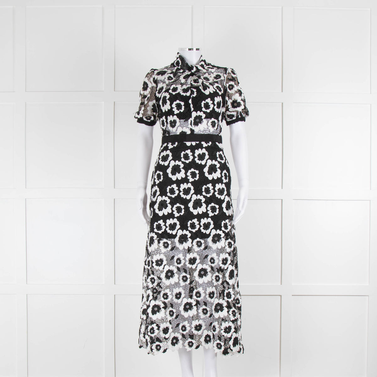 Self-Portrait Black and White Lace Short Sleeve Midi Dress Phoenix Style Self-Portrait Black and White Lace Short Sleeve Midi Dress Phoenix Style