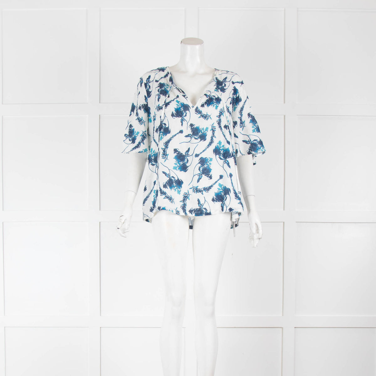 120% Lino White Linen Top with Blue Flowers