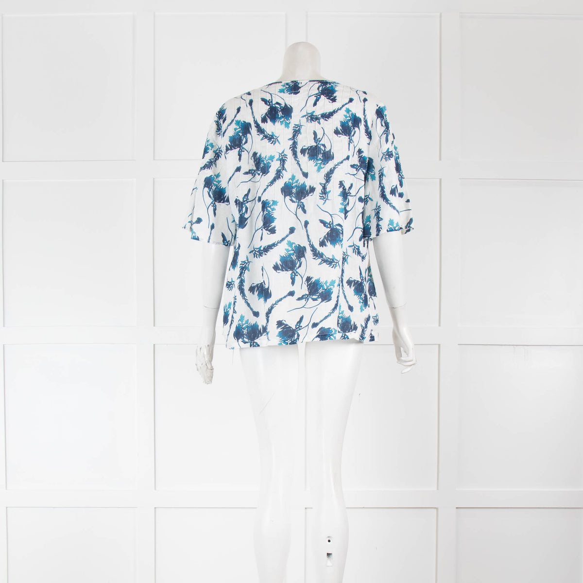 120% Lino White Linen Top with Blue Flowers