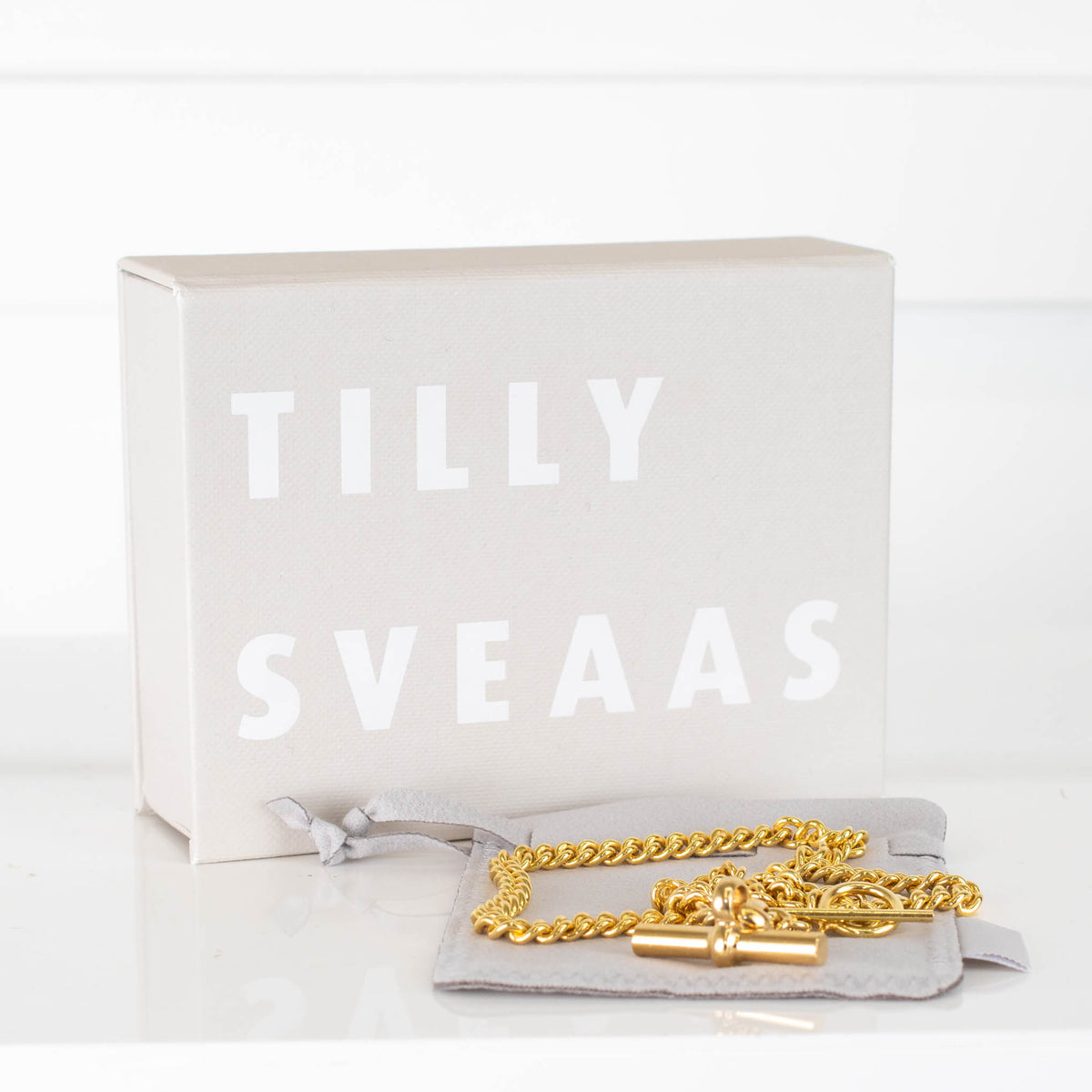 Tilly Sveaas Gold T Bar 40 cm Link Necklace