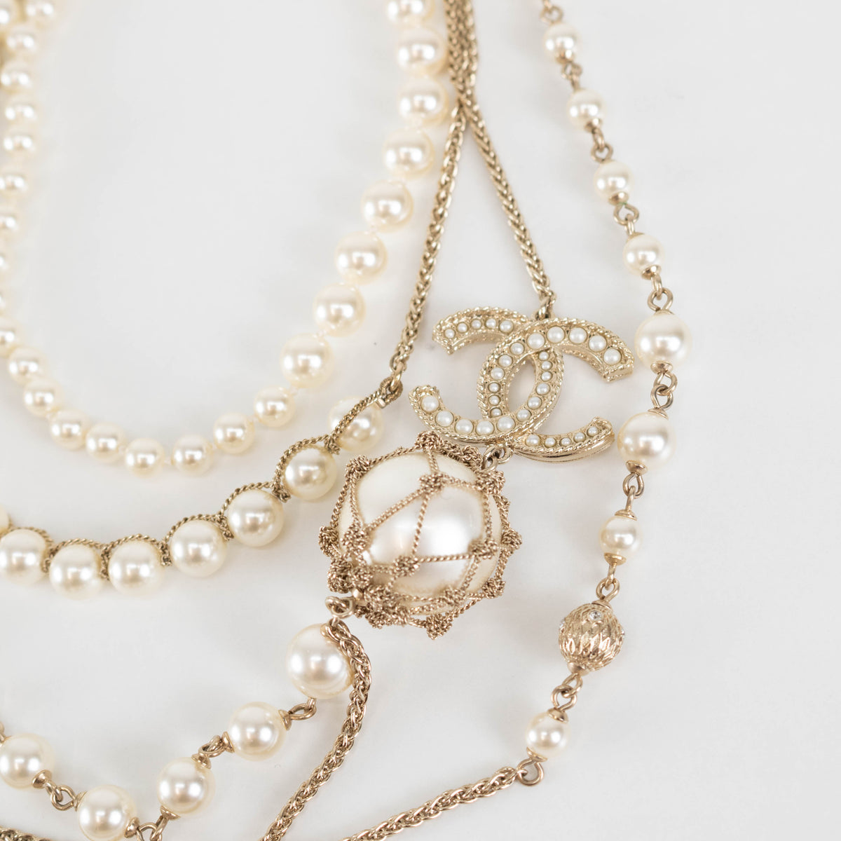 Chanel Cream Pearls Gold Chain Necklace