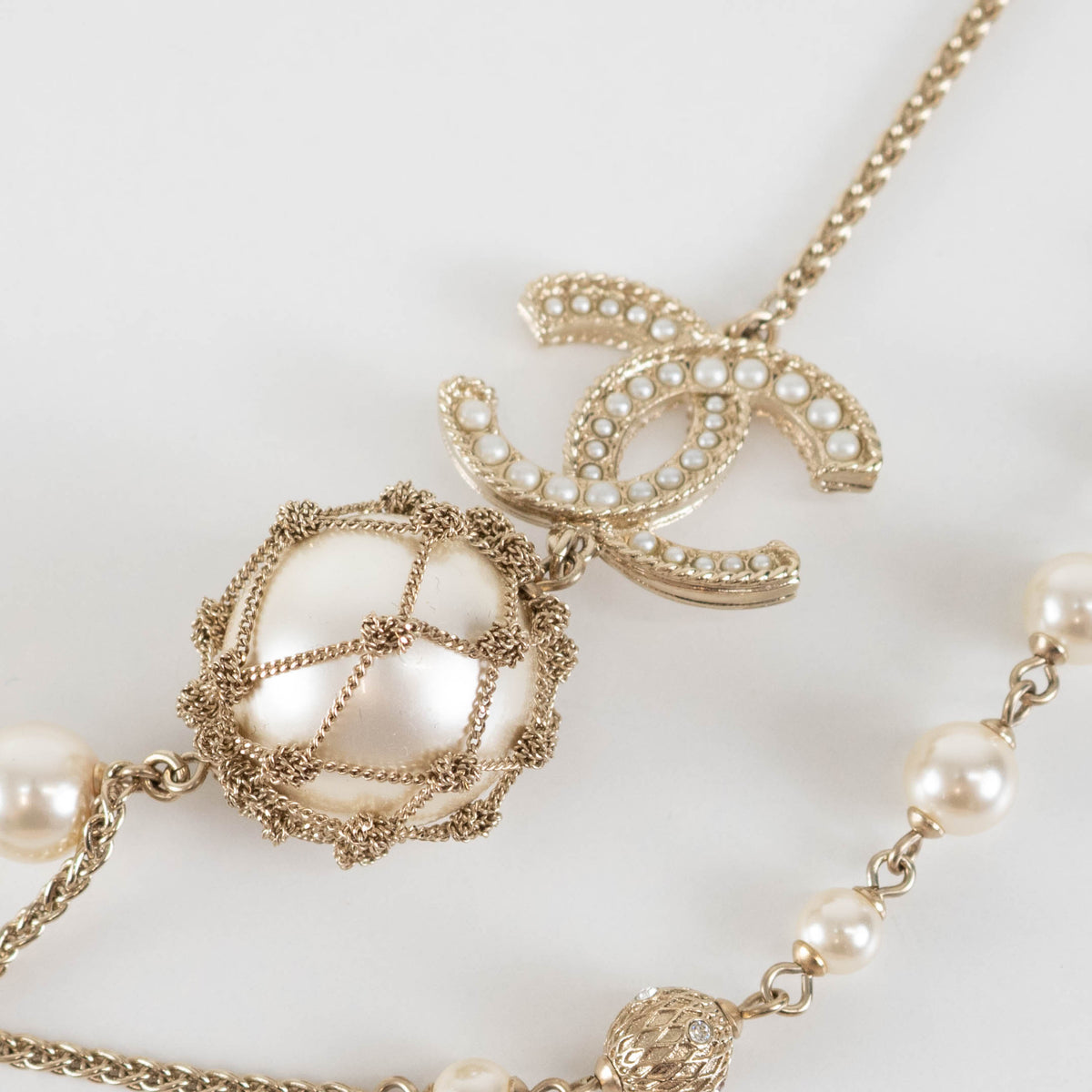 Chanel Cream Pearls Gold Chain Necklace