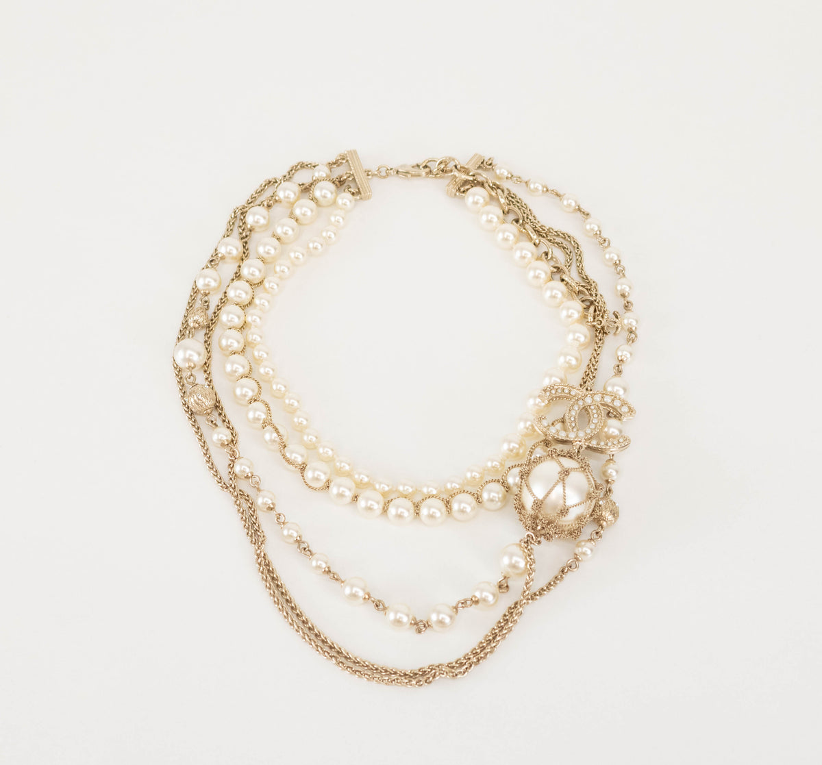 Chanel Cream Pearls Gold Chain Necklace