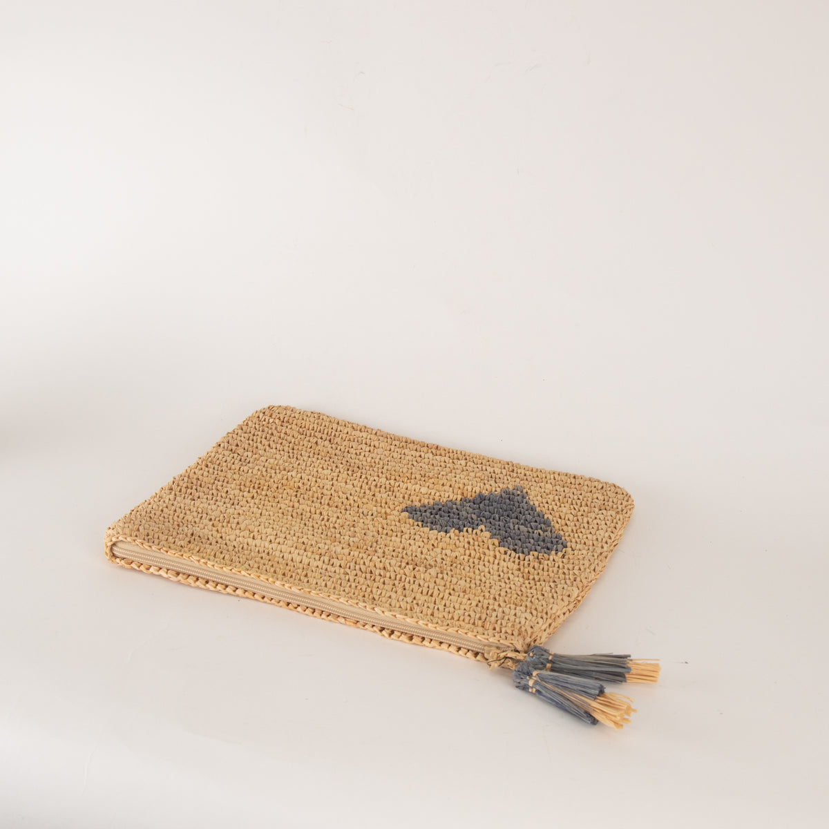 Aerin Large Blue Heart Raffia Zip Pouch