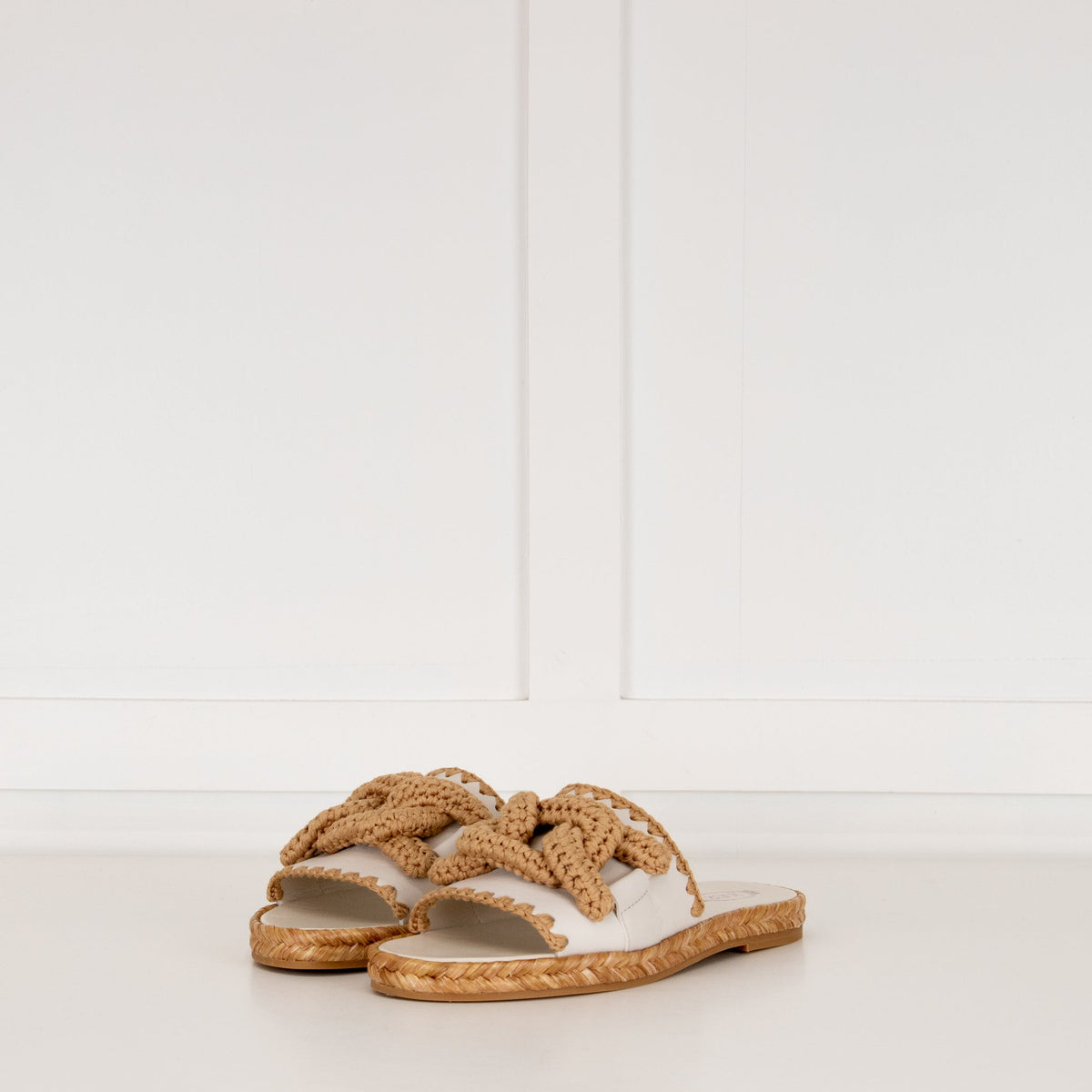 Tods Cream Beige Raffia Flat Slides