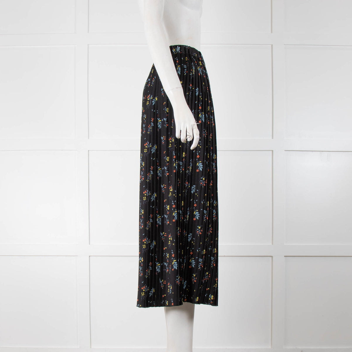 Nice Things Paloma S Black And Floral Skirt