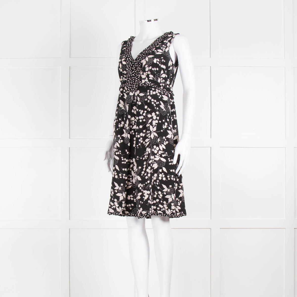 Weekend Max Mara Black Cream Floral Sleeveless Dress