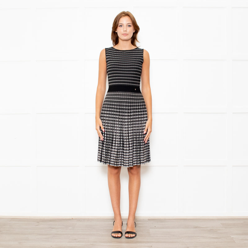 Carolina Herrera Black Ivory Hounds Tooth Check Knitted Dress
