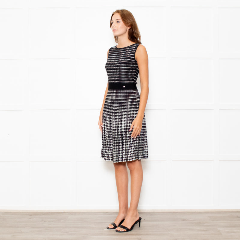 Carolina Herrera Black Ivory Hounds Tooth Check Knitted Dress