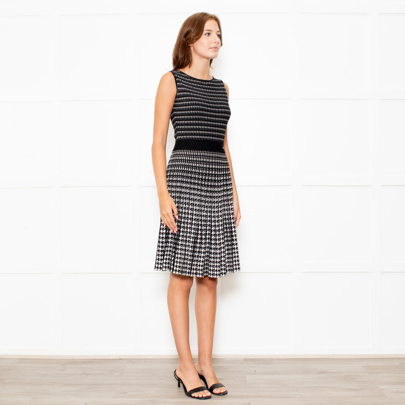 Carolina Herrera Black Ivory Hounds Tooth Check Knitted Dress