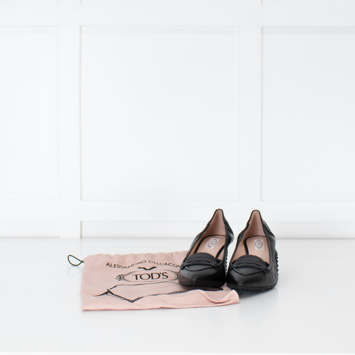 Tods Black Leather Kitten Heels