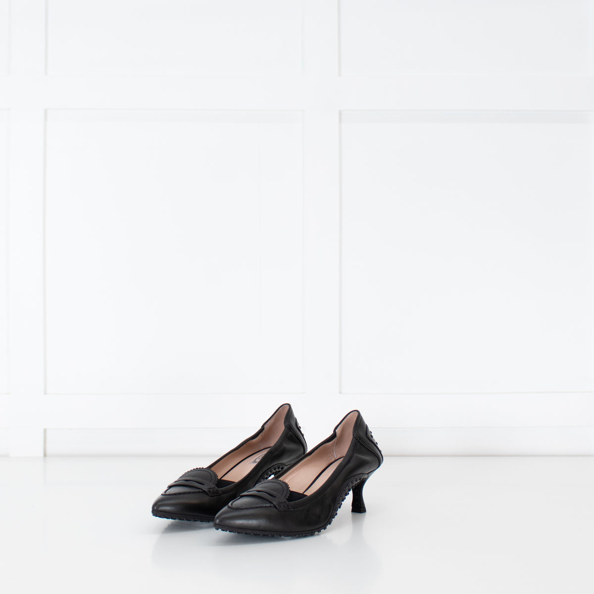 Tods Black Leather Kitten Heels