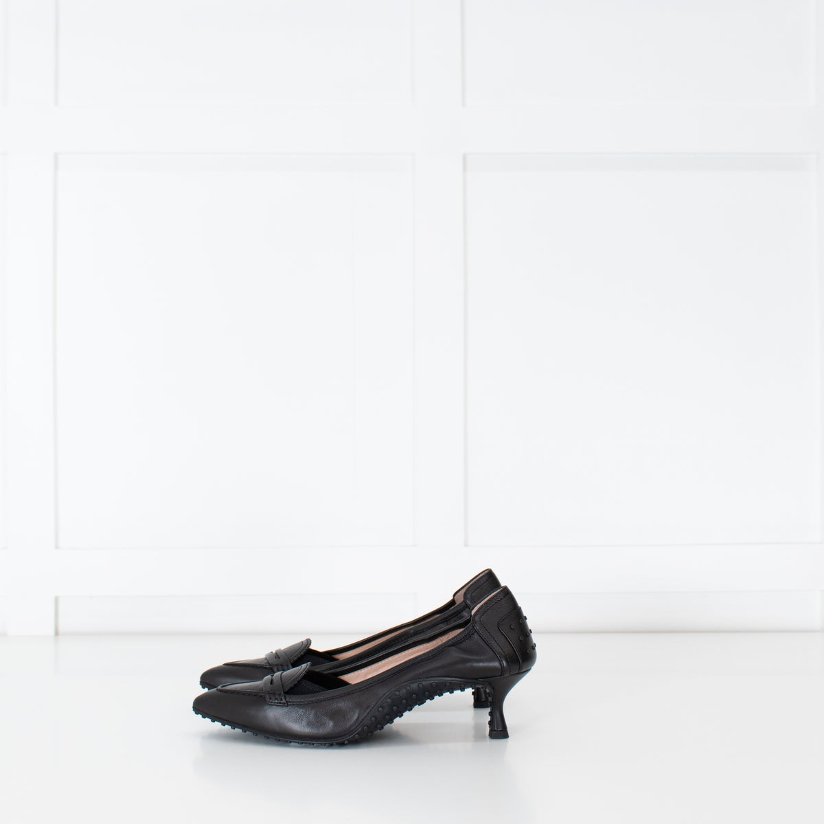 Tods Black Leather Kitten Heels