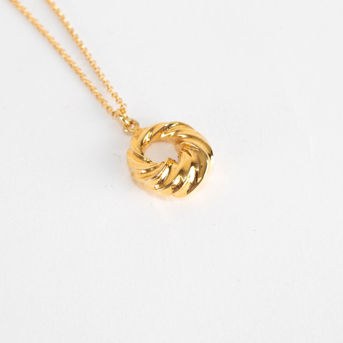 Otiumberg Gold Ripple Pendant Necklace