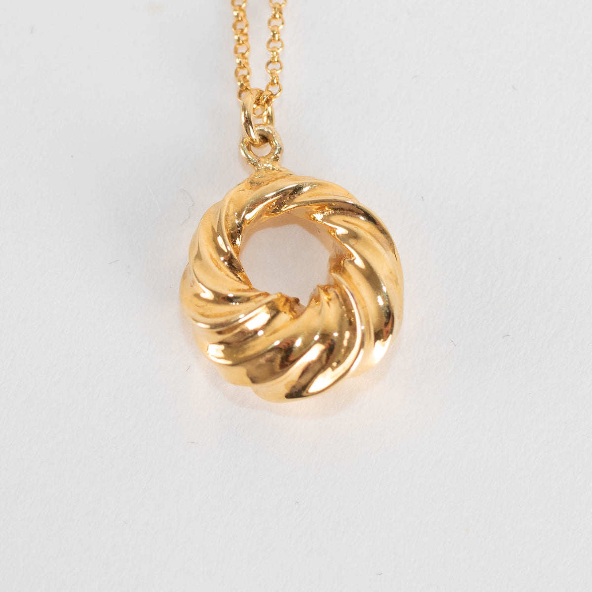 Otiumberg Gold Ripple Pendant Necklace