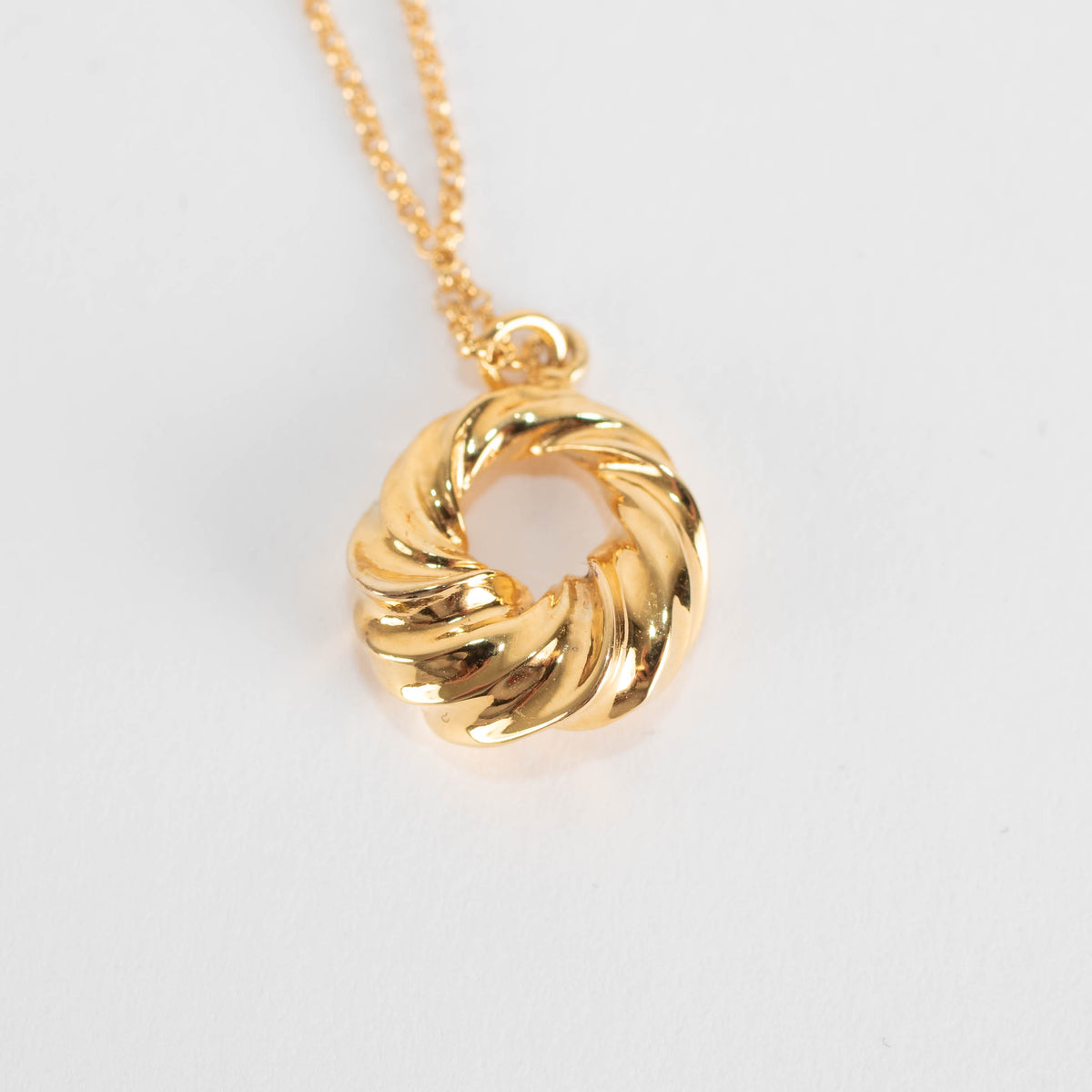 Otiumberg Gold Ripple Pendant Necklace