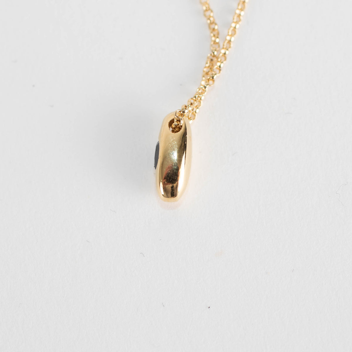Otiumberg Gold Vermeil Chain with Tear Drop with Onyx stone