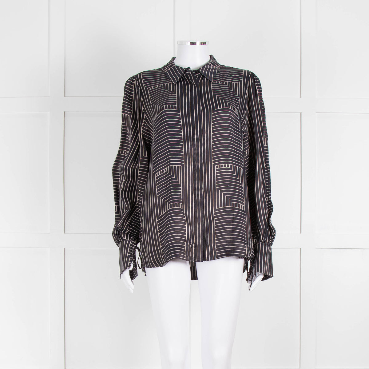 Levete Room Black Neutral Geometric Print Blouse