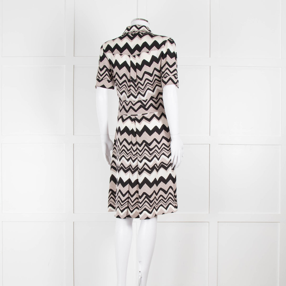 Diane Von Furstenberg Cream Black Zig Zag Belted Short Sleeve Dress