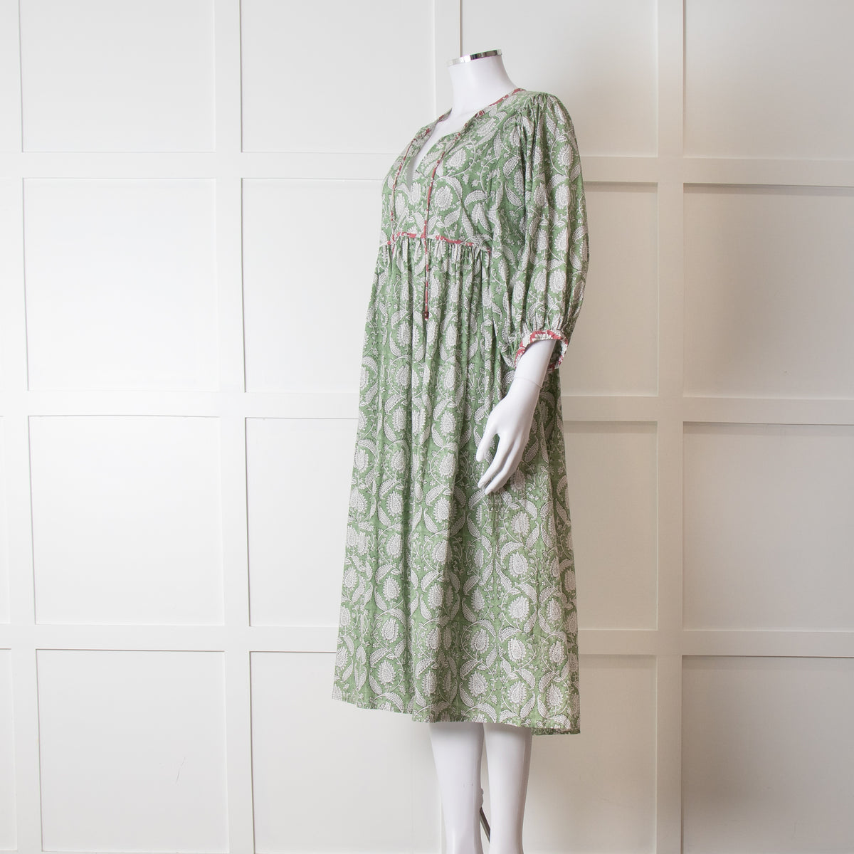 Iris Green White Floral Cotton Puff Sleeve Midi Dress