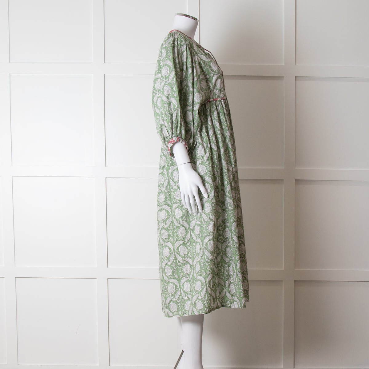 Iris Green White Floral Cotton Puff Sleeve Midi Dress