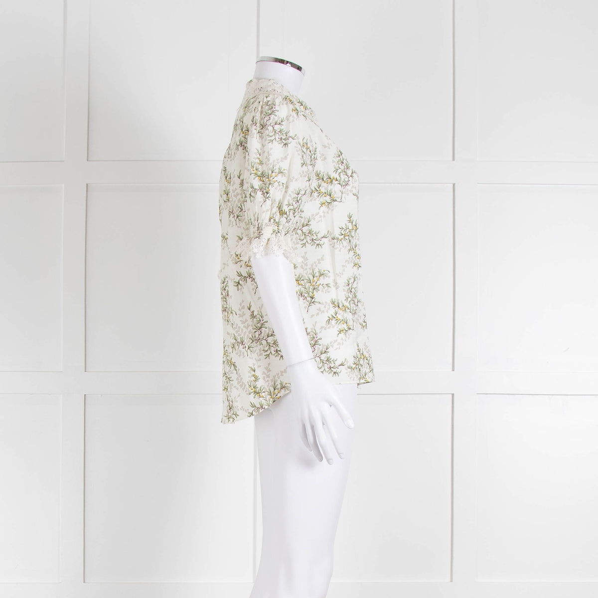 Me + Em Pale Floral Blouse With Lace Collar