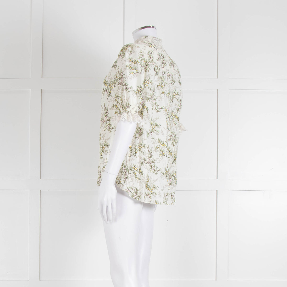 Me + Em Pale Floral Blouse With Lace Collar