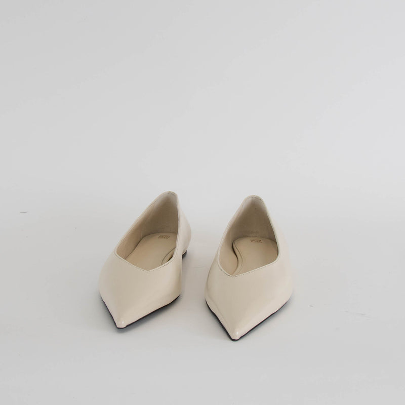 Toteme Cream Asymmetric Leather Ballet Flats