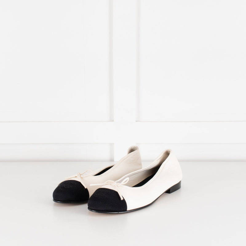 Chanel White Leather Black Fabric Toe Flat Ballet Pumps