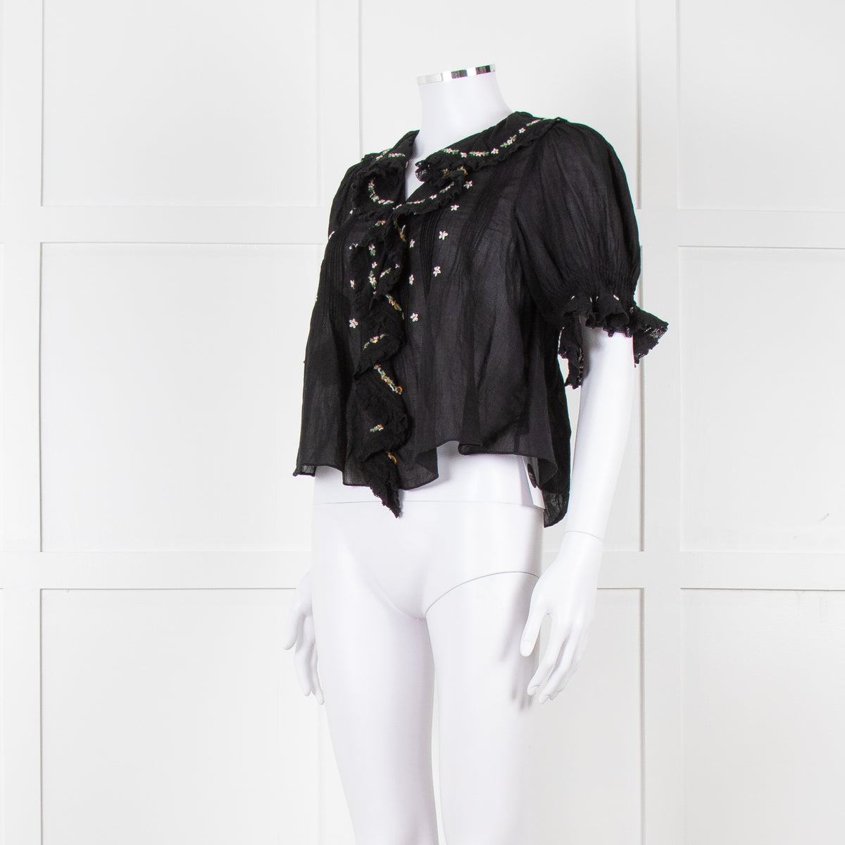 Doen Black Pintuck Floral Embroidery Short Sleeve Blouse