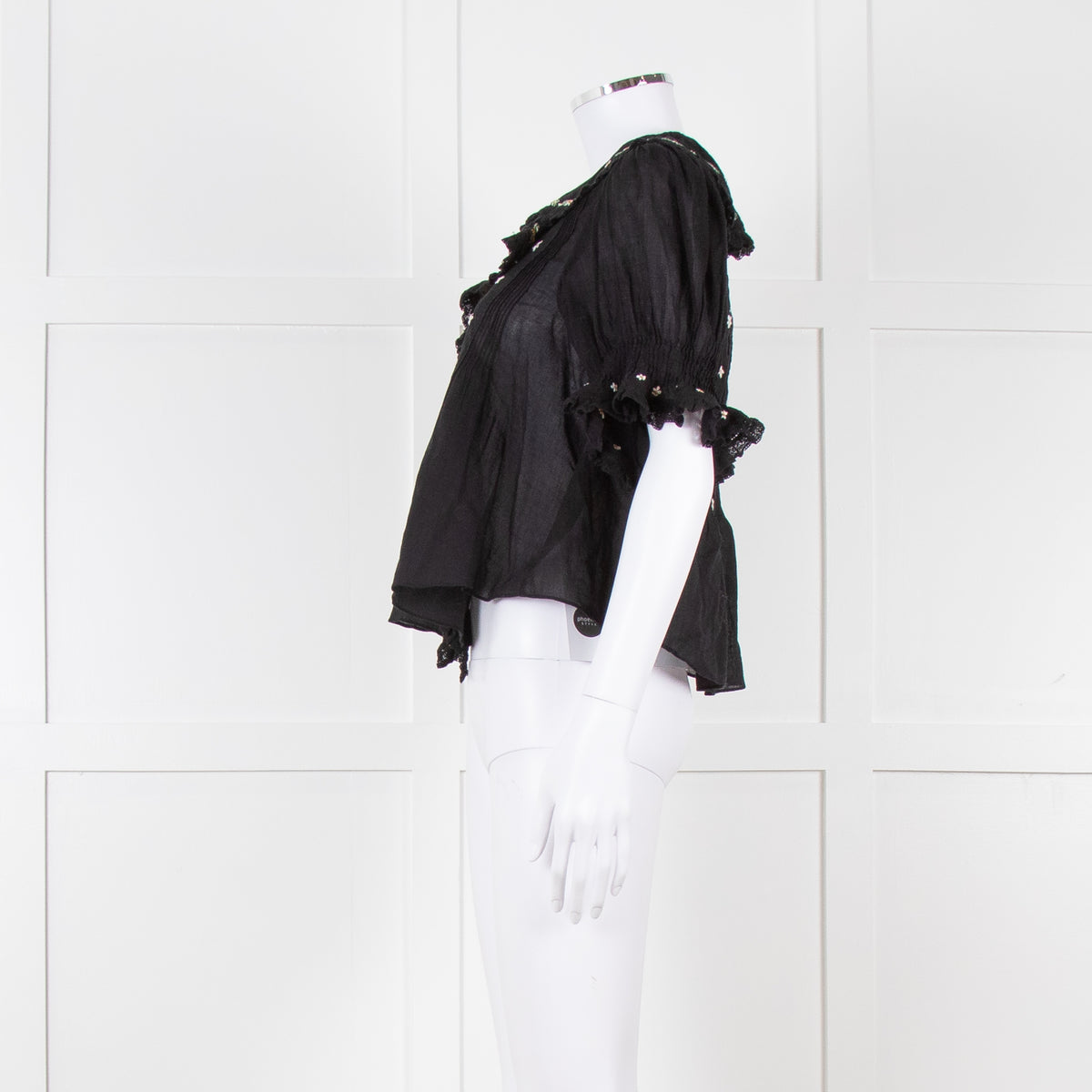Doen Black Pintuck Floral Embroidery Short Sleeve Blouse