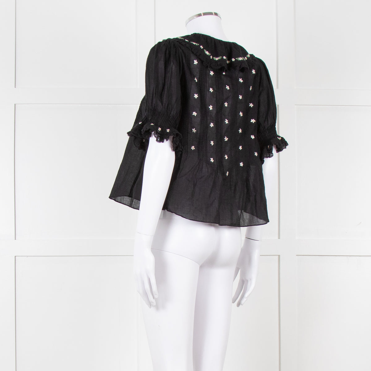Doen Black Pintuck Floral Embroidery Short Sleeve Blouse
