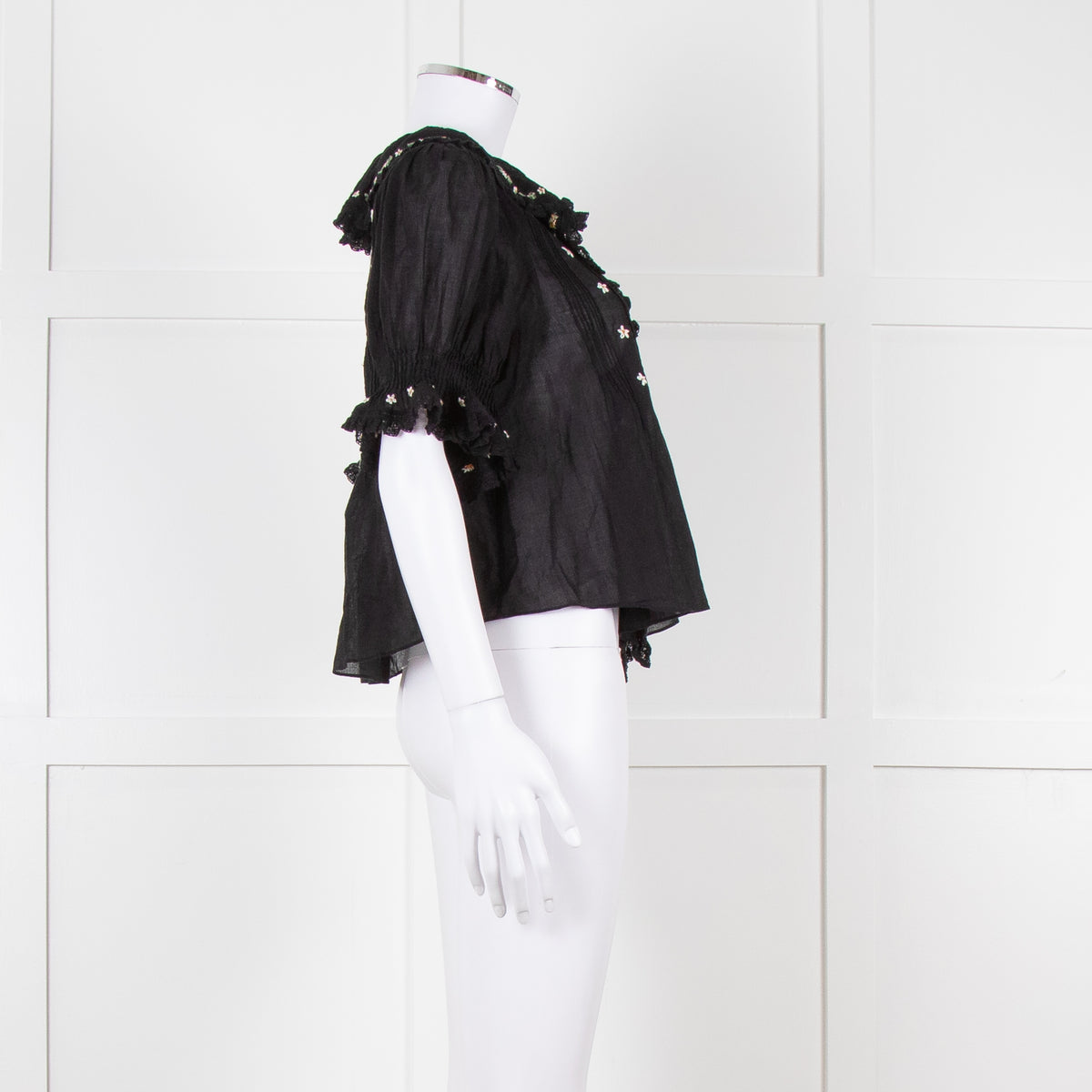 Doen Black Pintuck Floral Embroidery Short Sleeve Blouse