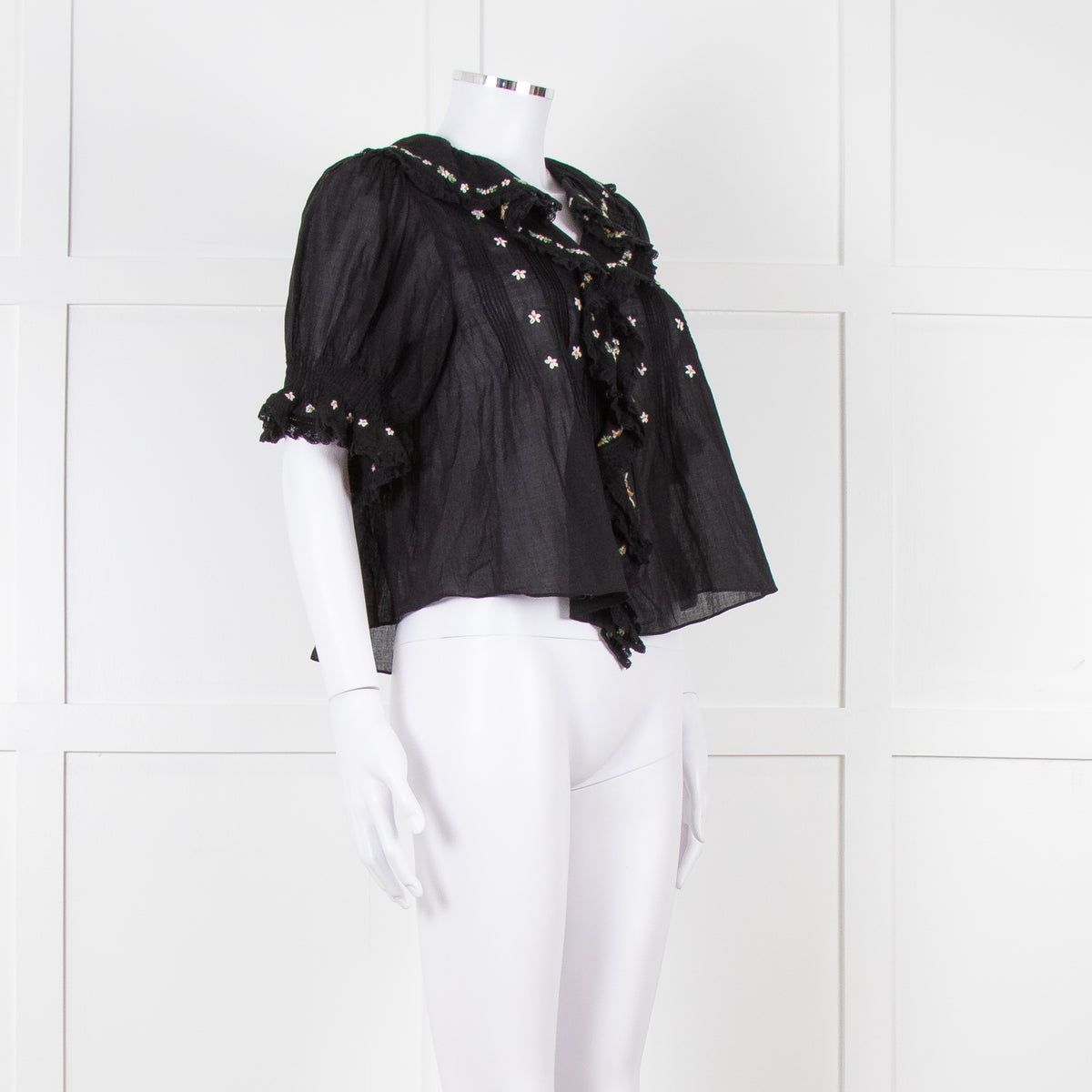 Doen Black Pintuck Floral Embroidery Short Sleeve Blouse