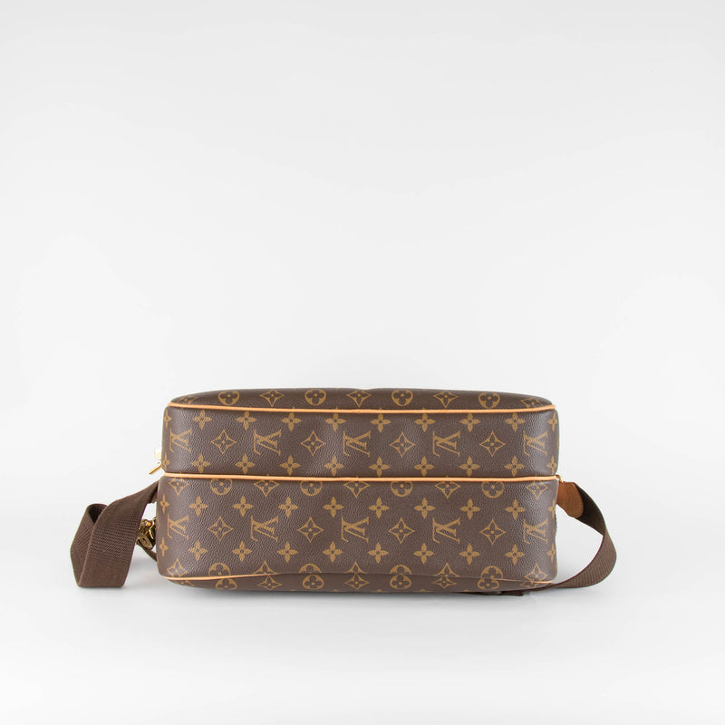 Louis Vuitton GM Reporter Bag