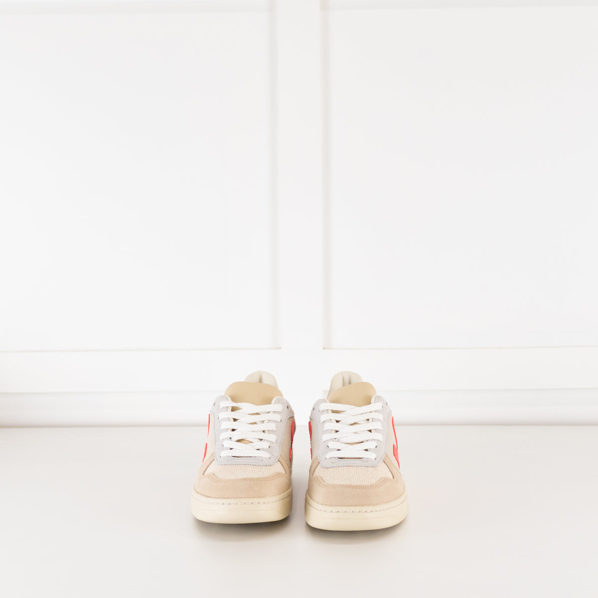 Veja V-10 Trainers Pink Logo V