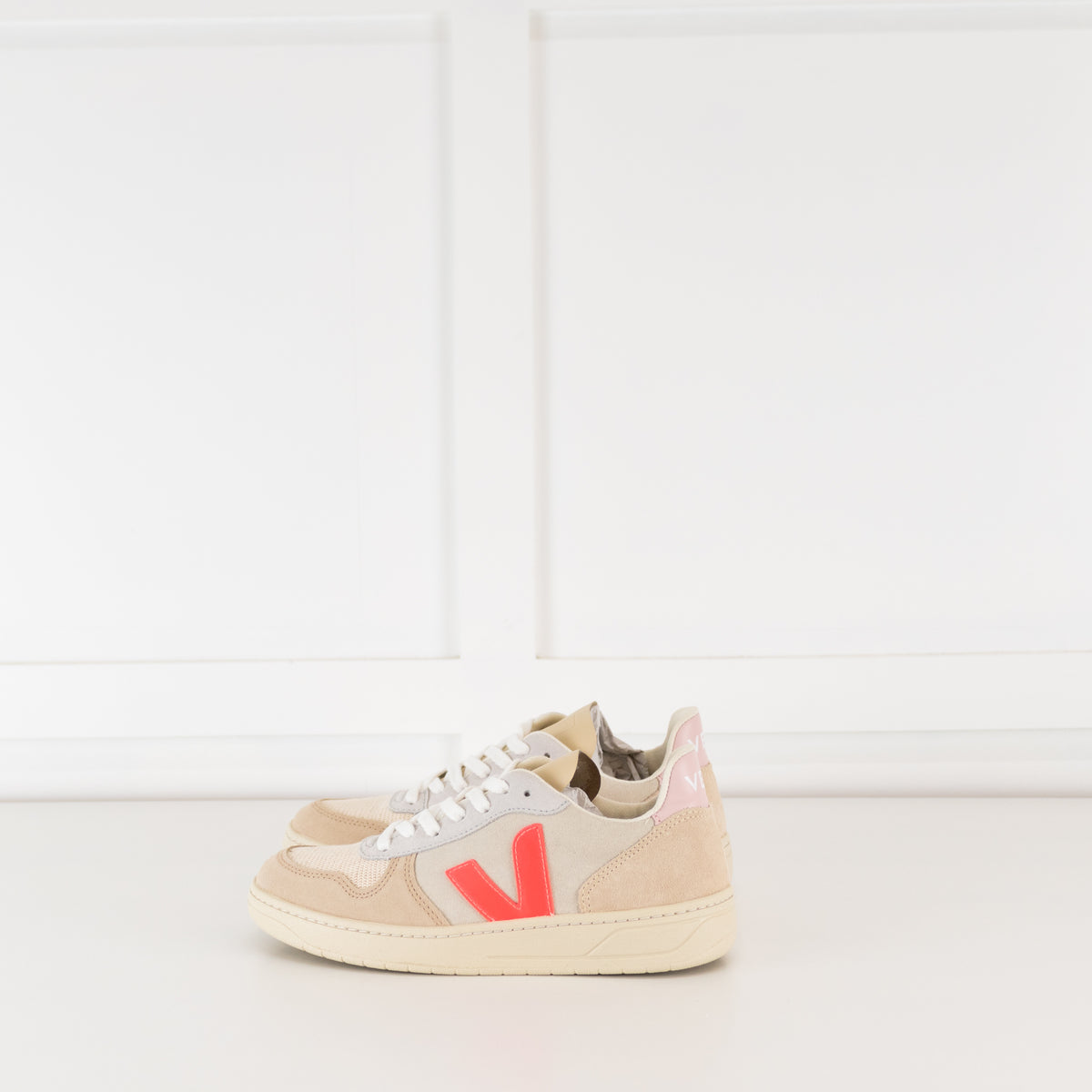Veja V-10 Trainers Pink Logo V