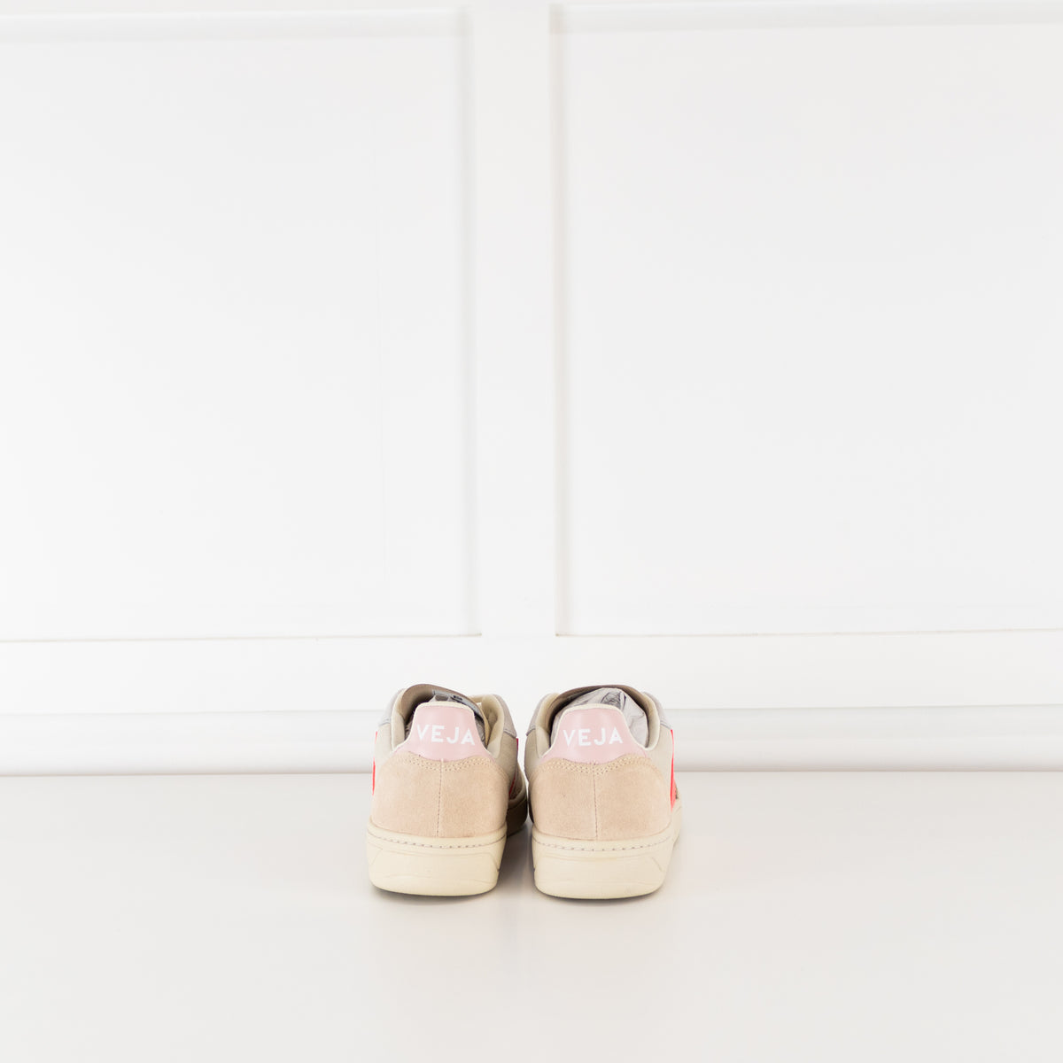 Veja V-10 Trainers Pink Logo V