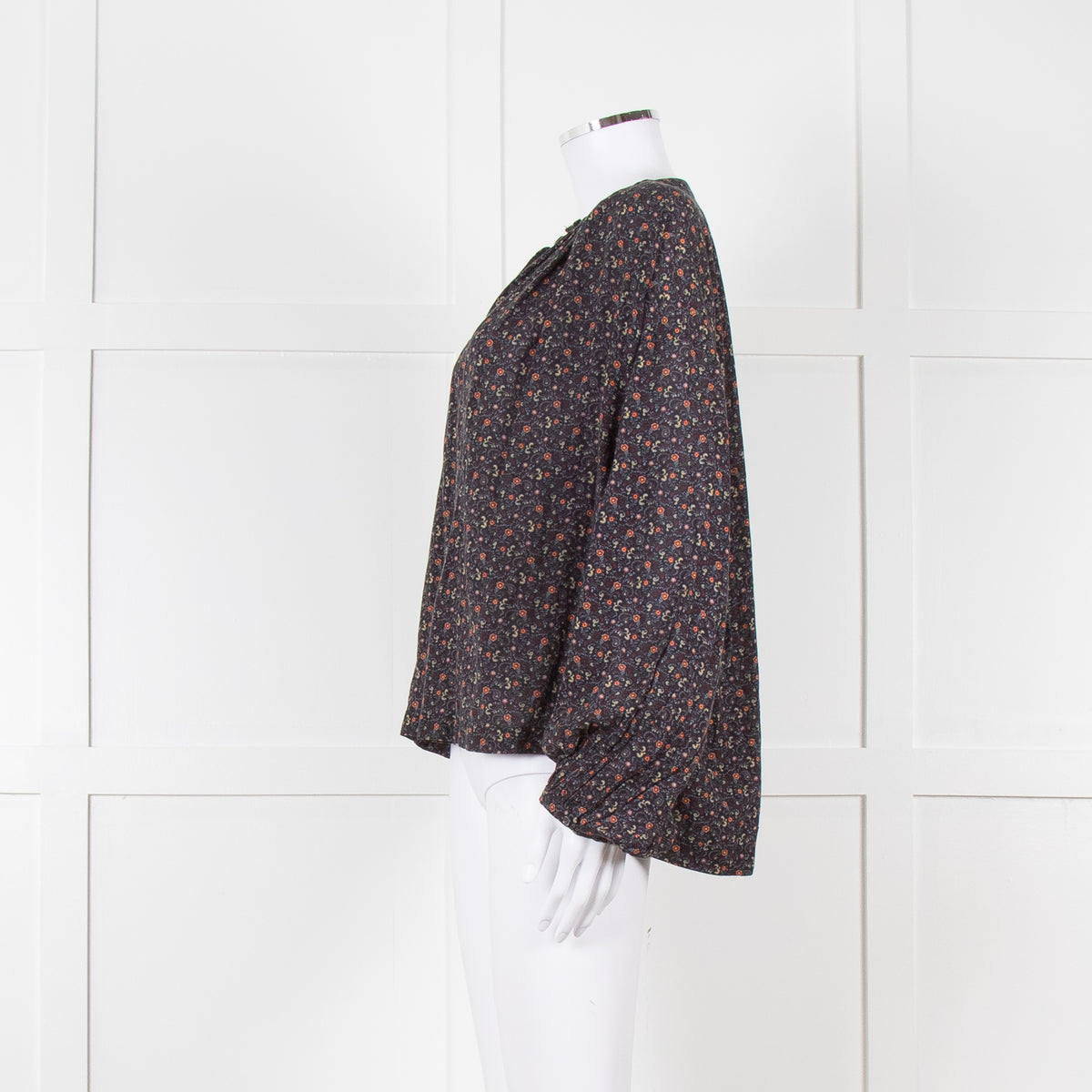 Doen Dark Floral Voluminous Blouse