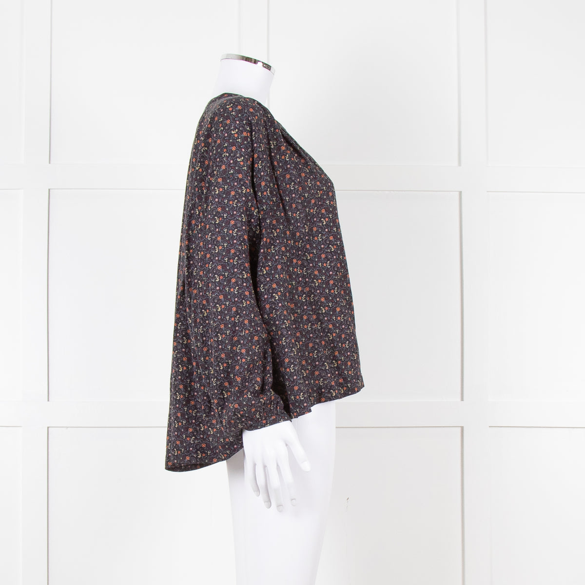 Doen Dark Floral Voluminous Blouse