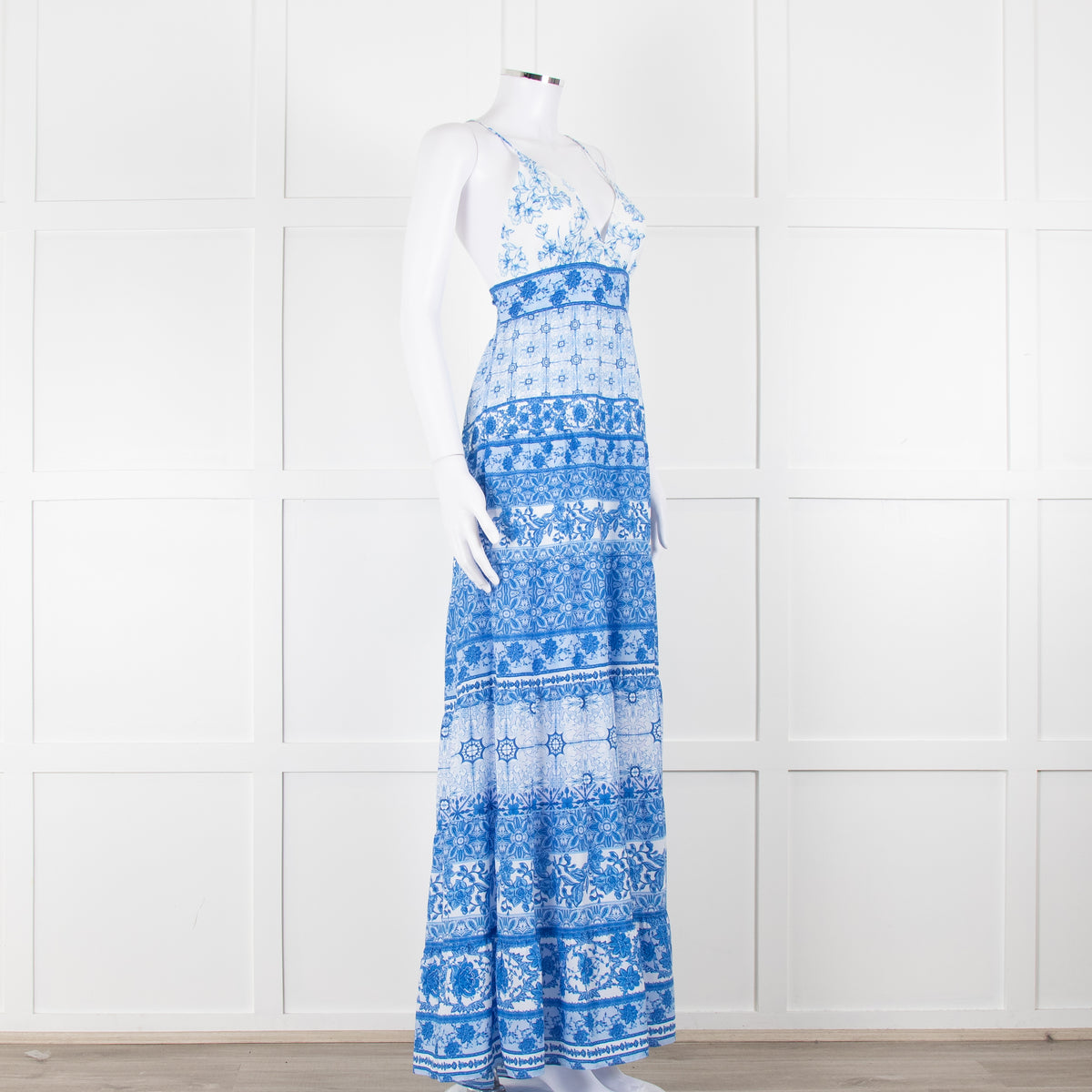 Alice + Olivia White Blue Floral Sleeveless Maxi Dress