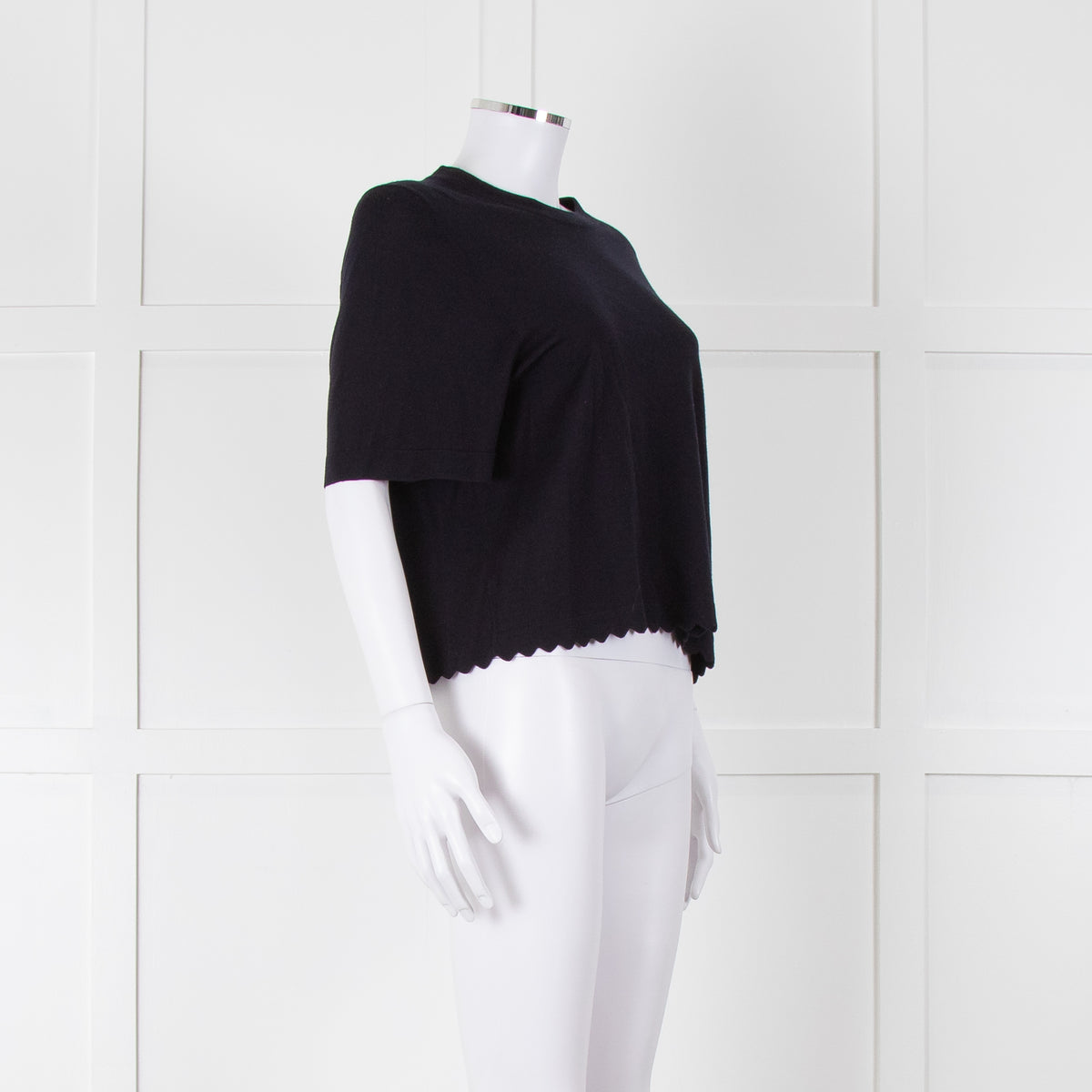 Allude Navy Fine Knit Short Sleeve Scallop Hem Top