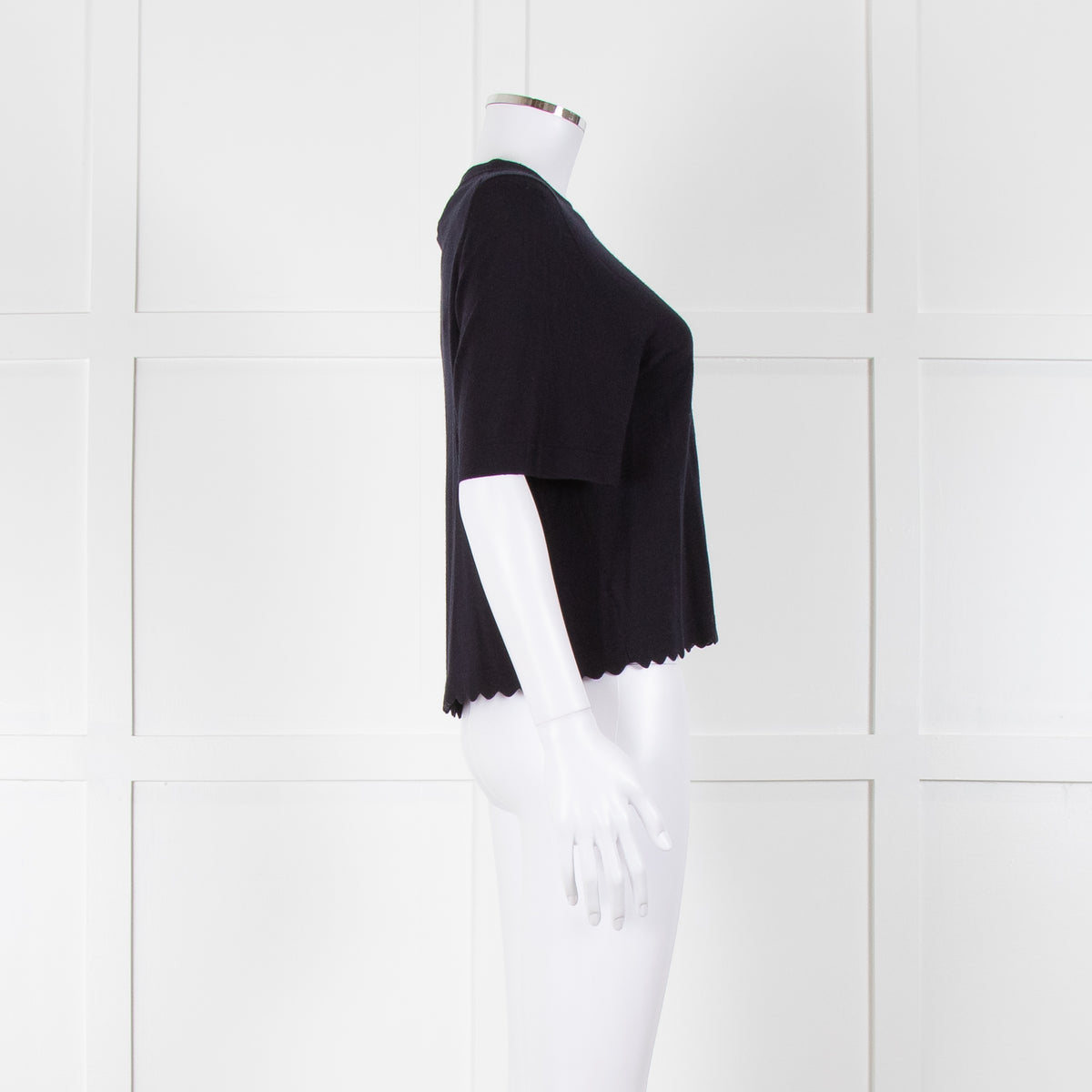Allude Navy Fine Knit Short Sleeve Scallop Hem Top