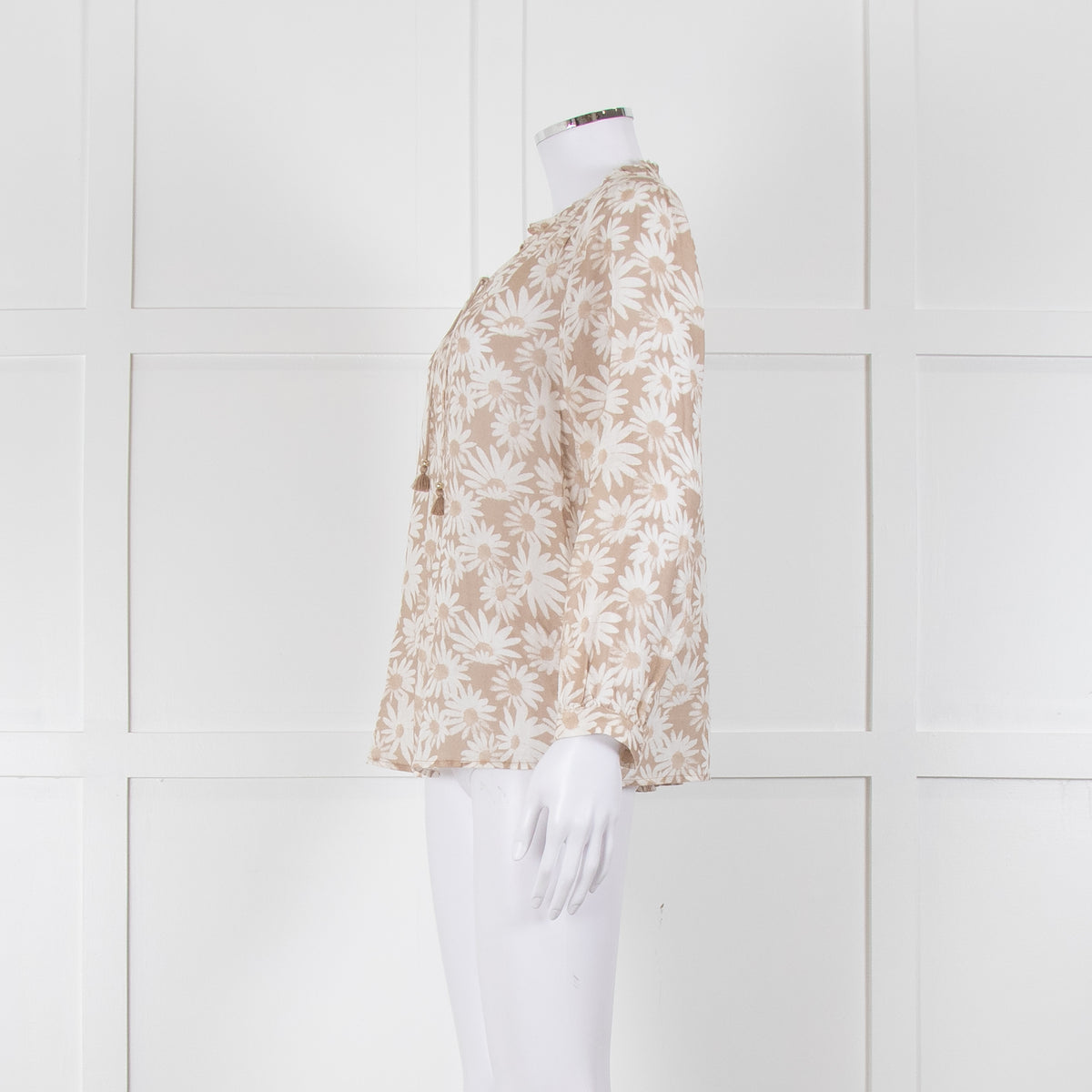Paige Beige And White Daisy Print Top