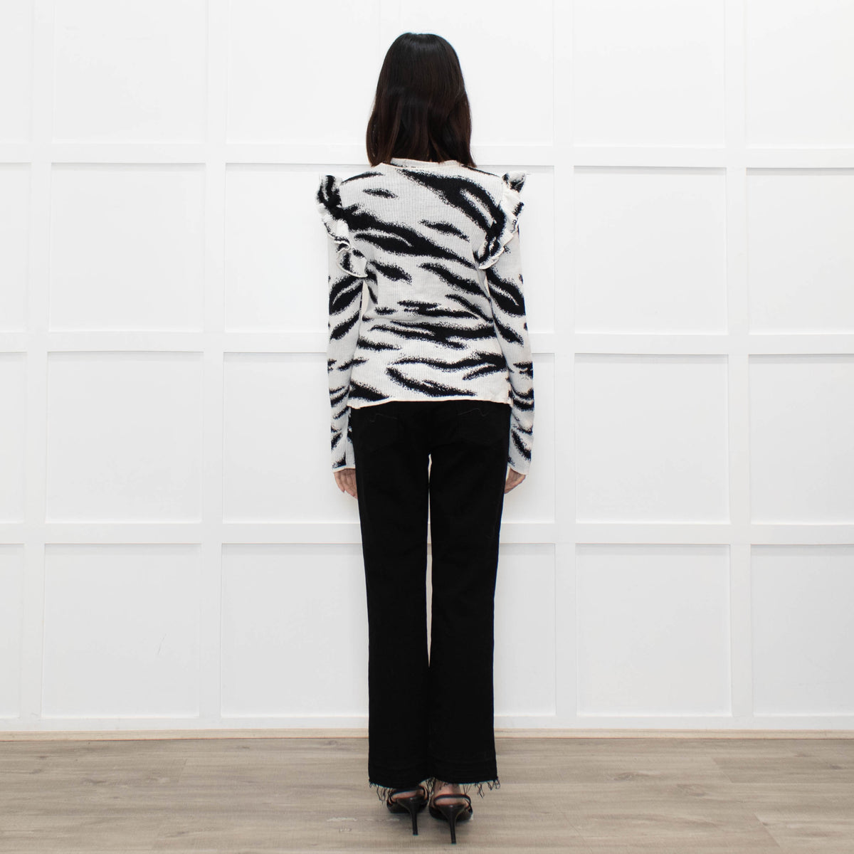 Philosophy White Black Print Frill Shoulders Knitted Top