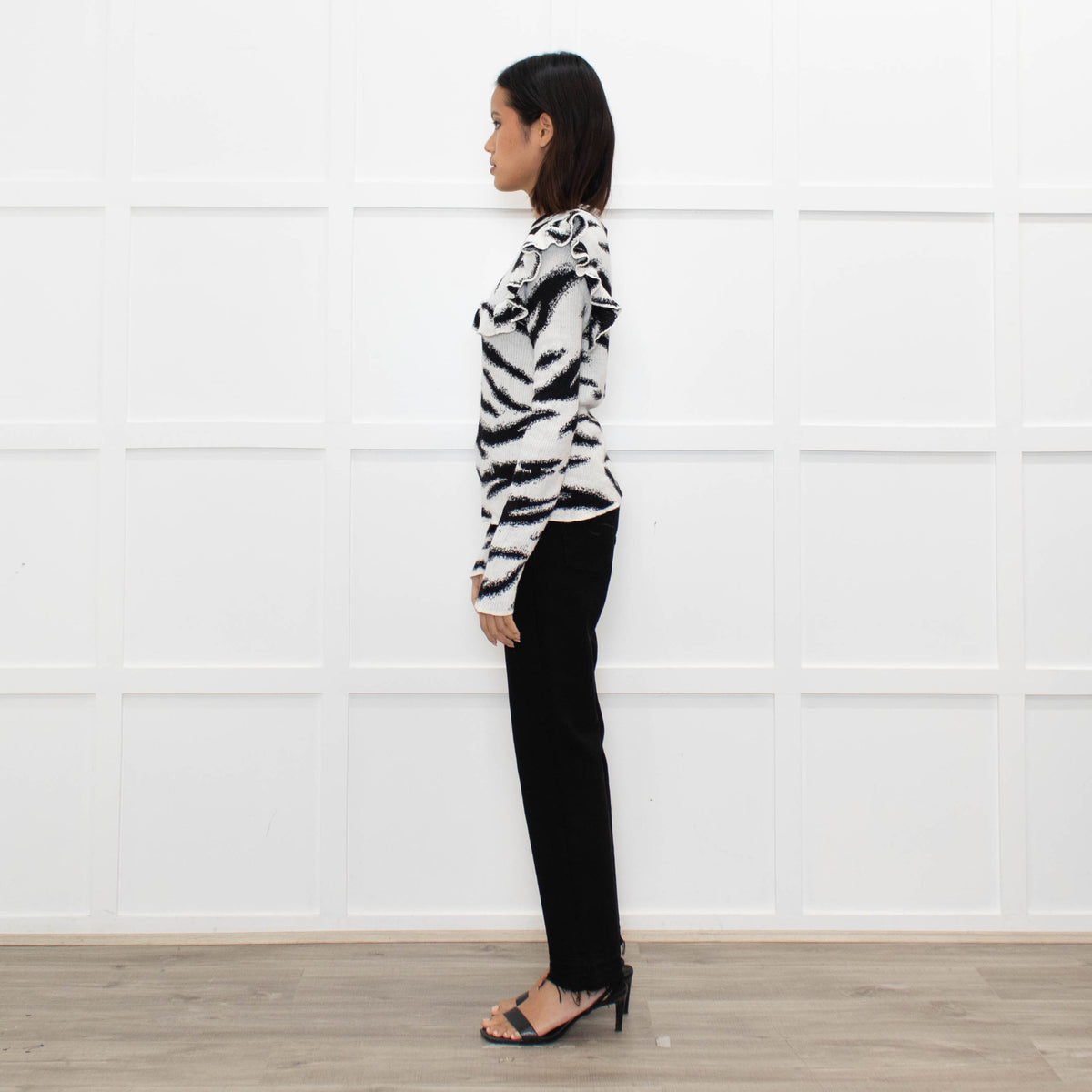 Philosophy White Black Print Frill Shoulders Knitted Top